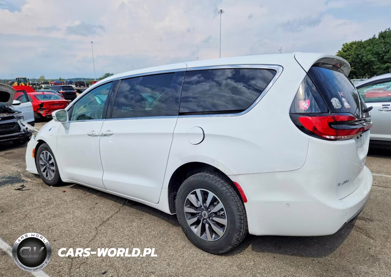 2022 Chrysler Pacifica Hybrid Touring L VIN:2C4RC1L7XNR120981 - 2