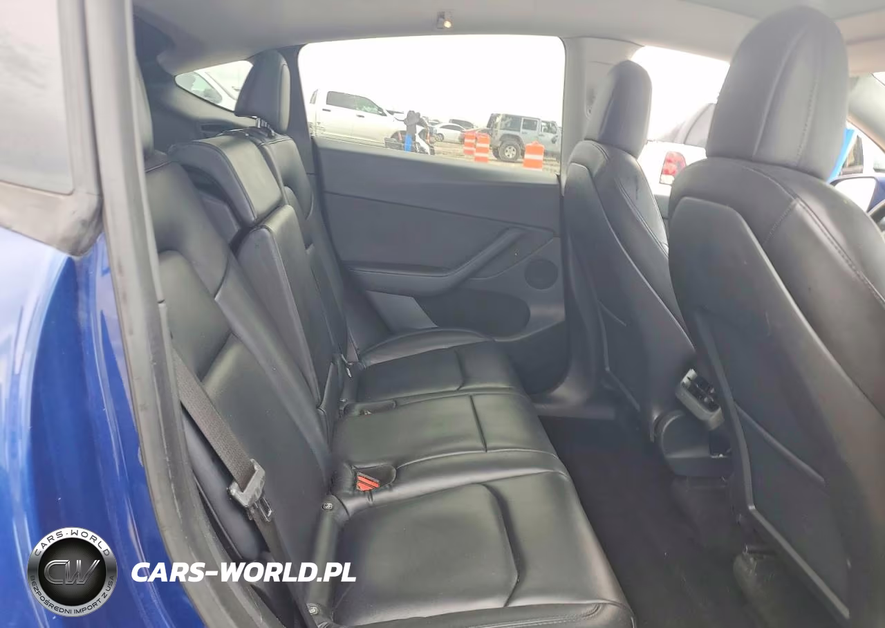 2022 Tesla Model Y VIN:7SAYGDEE2NF480824 - 10