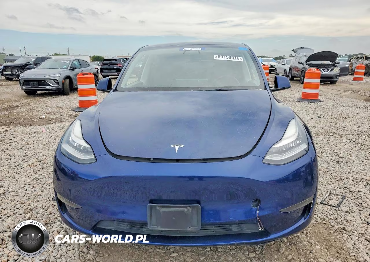 2022 Tesla Model Y VIN:7SAYGDEE2NF480824 - 5