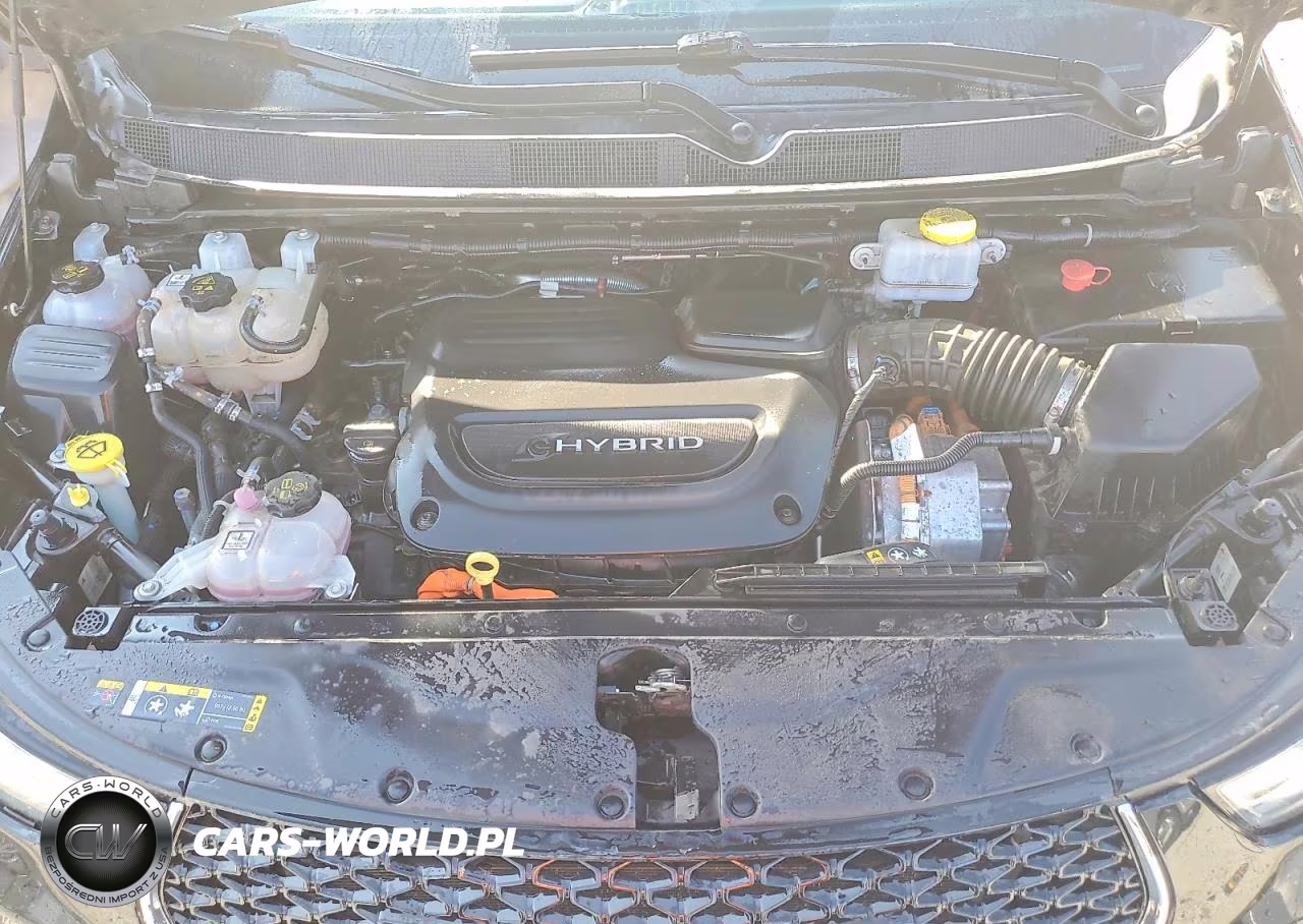 2023 Chrysler Pacifica Hybrid Touring L VIN:2C4RC1L71PR611586 - 12