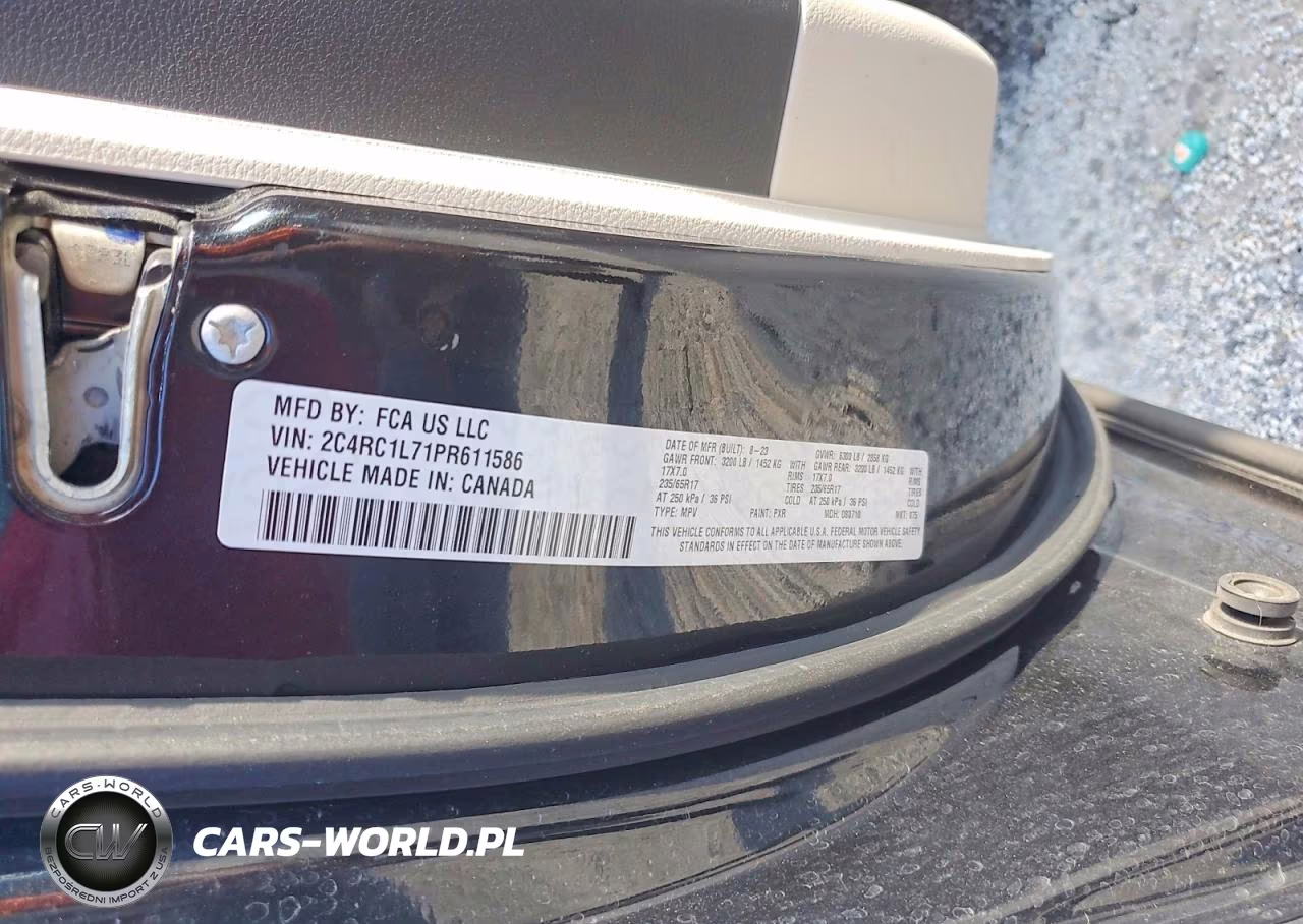 2023 Chrysler Pacifica Hybrid Touring L VIN:2C4RC1L71PR611586 - 13
