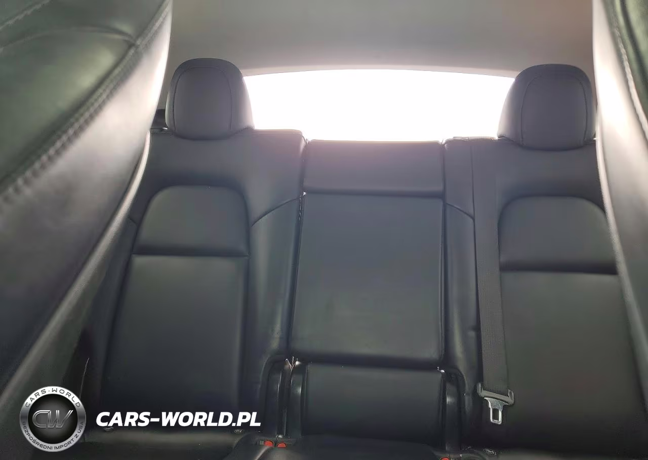 2021 Tesla Model Y VIN:5YJYGDEE8MF077829 - 10