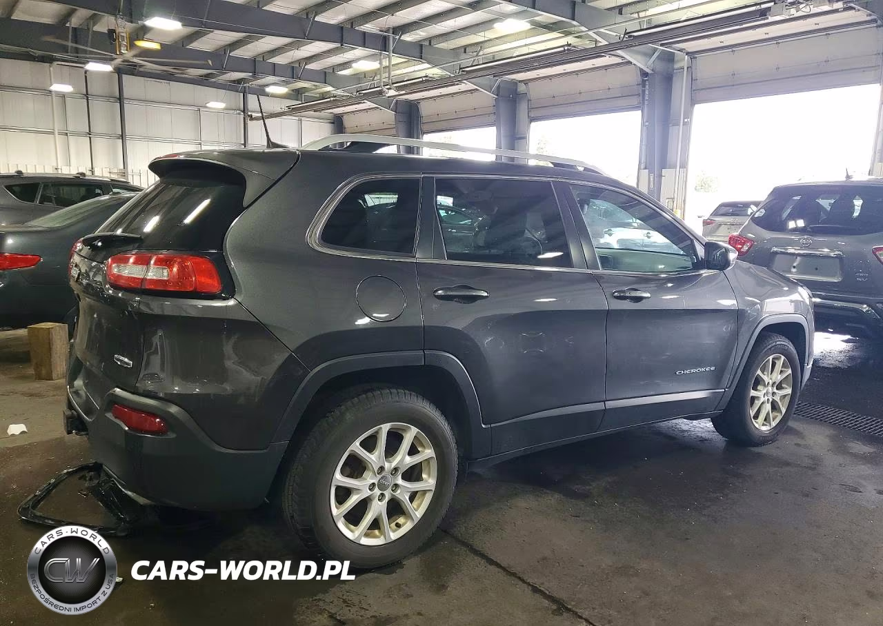 2015 Jeep Cherokee Latitude VIN:1C4PJMCS4FW776931 - 3