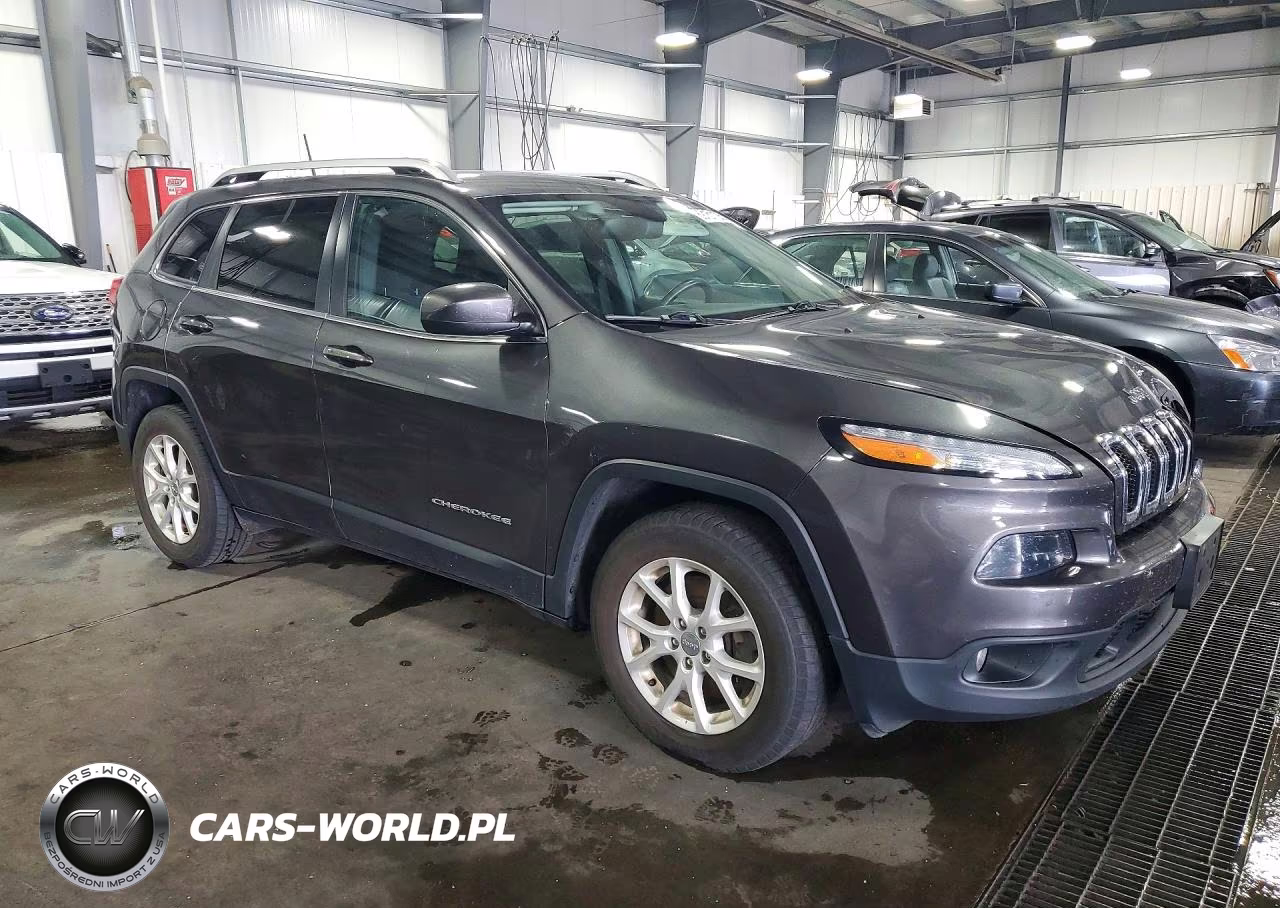 2015 Jeep Cherokee Latitude VIN:1C4PJMCS4FW776931 - 4