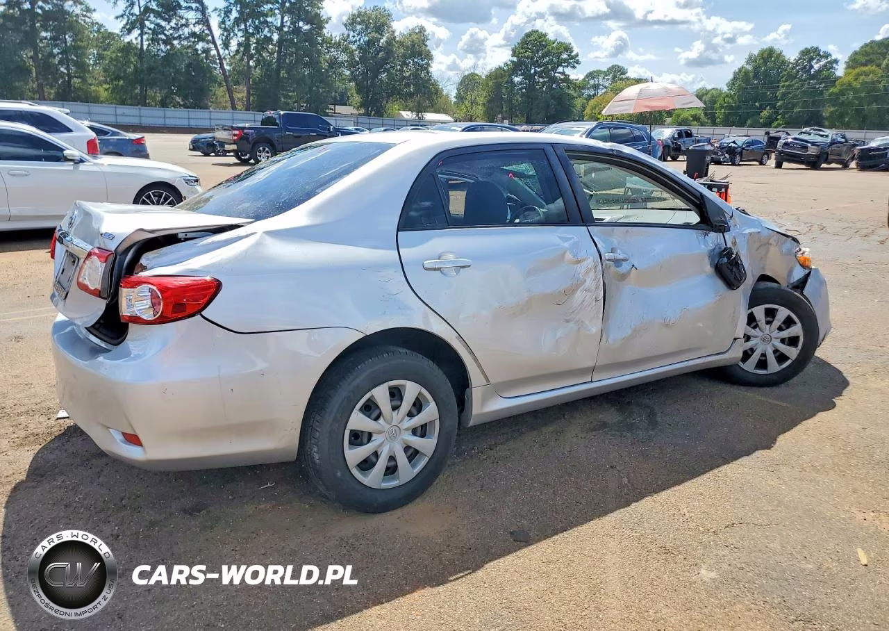 2011 Toyota Corolla Le VIN:JTDBU4EE8B9136125 - 3