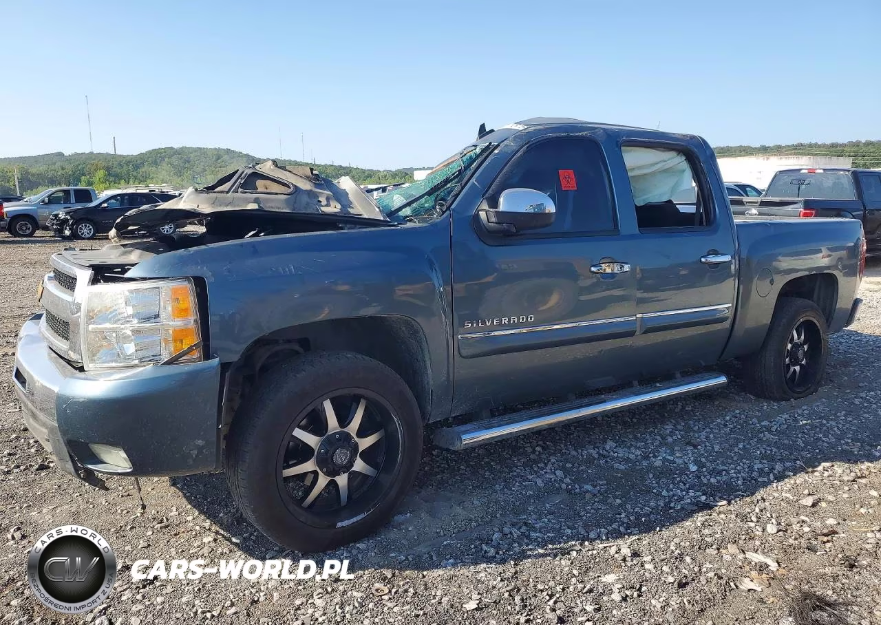 2011 Chevrolet Silverado C1500 Lt VIN:3GCPCSE06BG209302 - 1