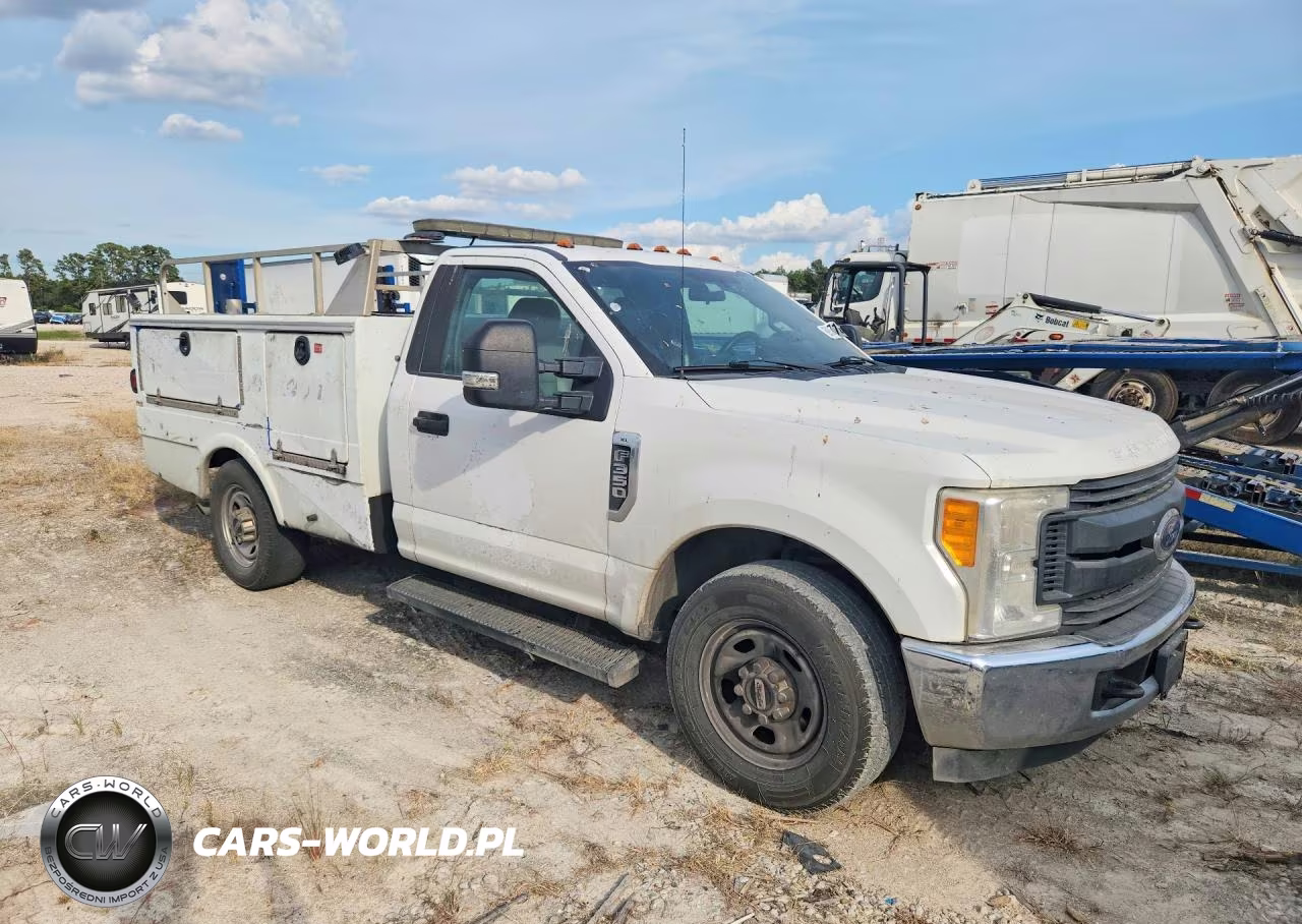 2017 Ford F350 Super Duty VIN:1FDRF3E68HEE58724 - 4