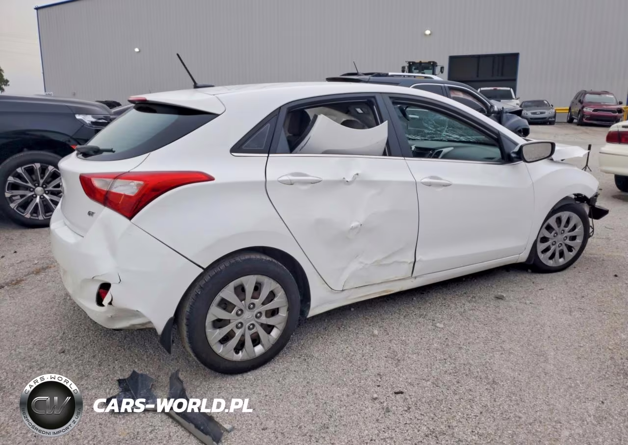 2016 Hyundai Elantra Gt Base VIN:KMHD35LH9GU323646 - 3