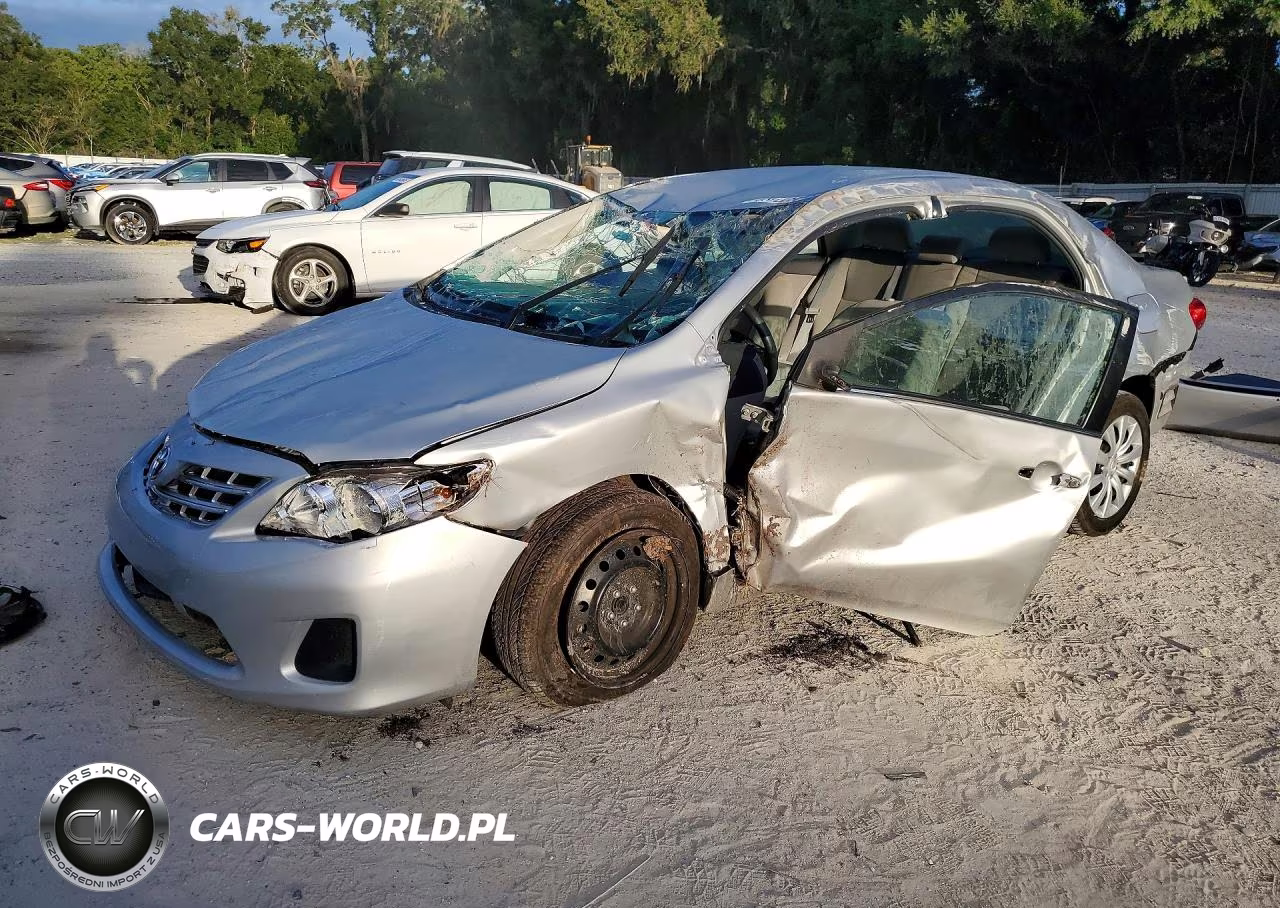 2013 Toyota Corolla Le – zdjęcie 1 z 12