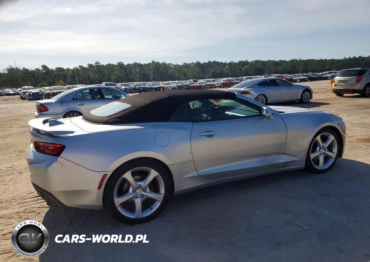 2018 Chevrolet Camaro Lt VIN:1G1FB3DX2J0128201 - 3