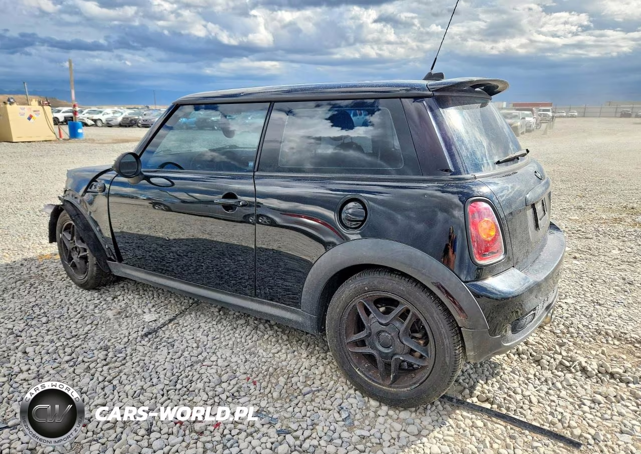 2010 Mini Cooper S VIN:WMWMF7C50ATZ69049 - 2
