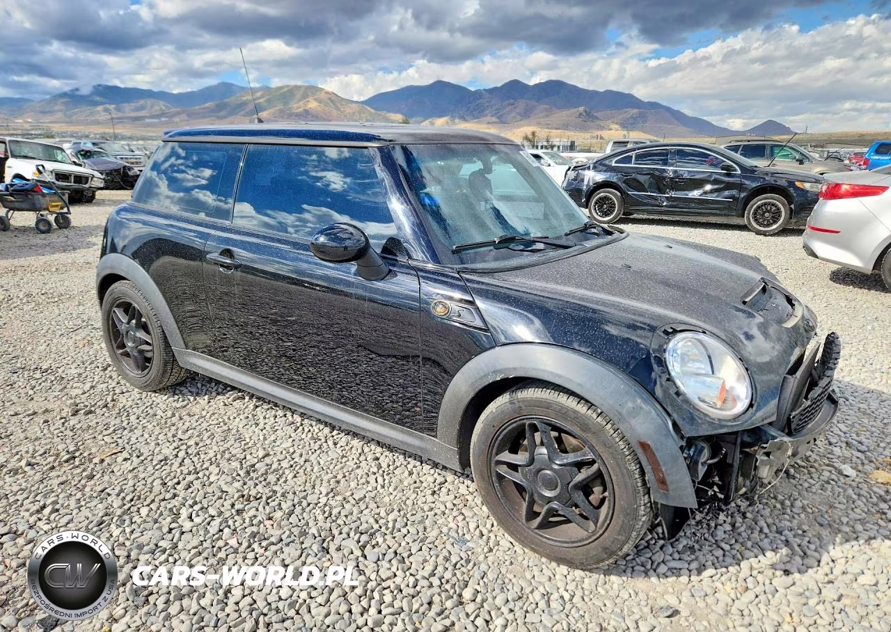 2010 Mini Cooper S VIN:WMWMF7C50ATZ69049 - 4