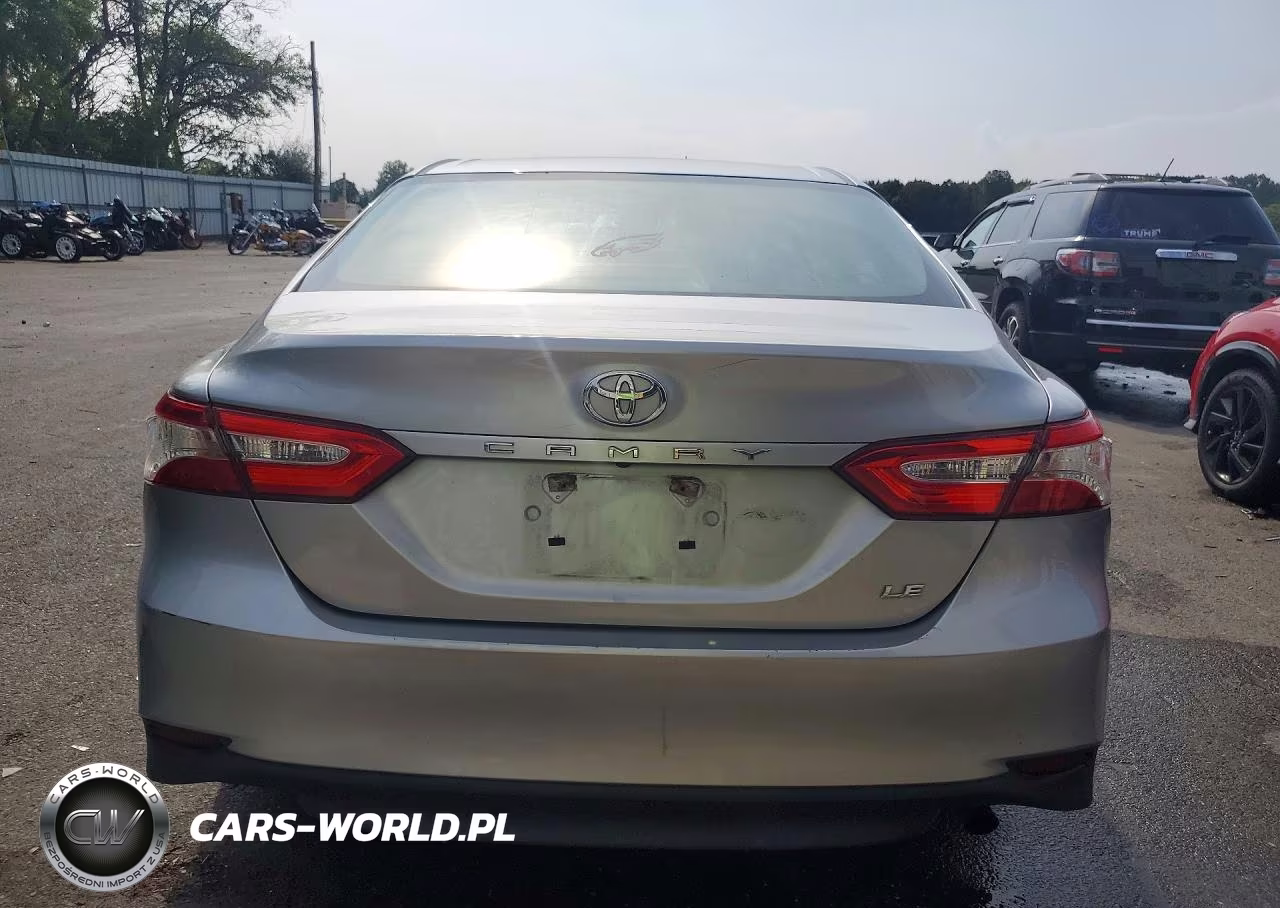 2018 Toyota Camry Le VIN:4T1B11HK9JU619476 - 6