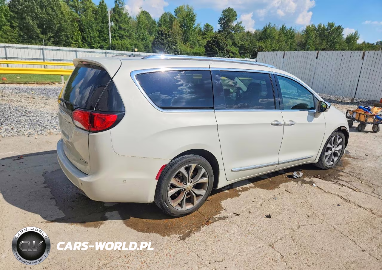 2017 Chrysler Pacifica Limited VIN:2C4RC1GG2HR705634 - 3