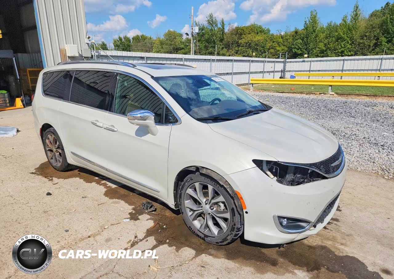 2017 Chrysler Pacifica Limited VIN:2C4RC1GG2HR705634 - 4