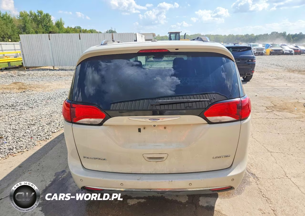 2017 Chrysler Pacifica Limited VIN:2C4RC1GG2HR705634 - 6