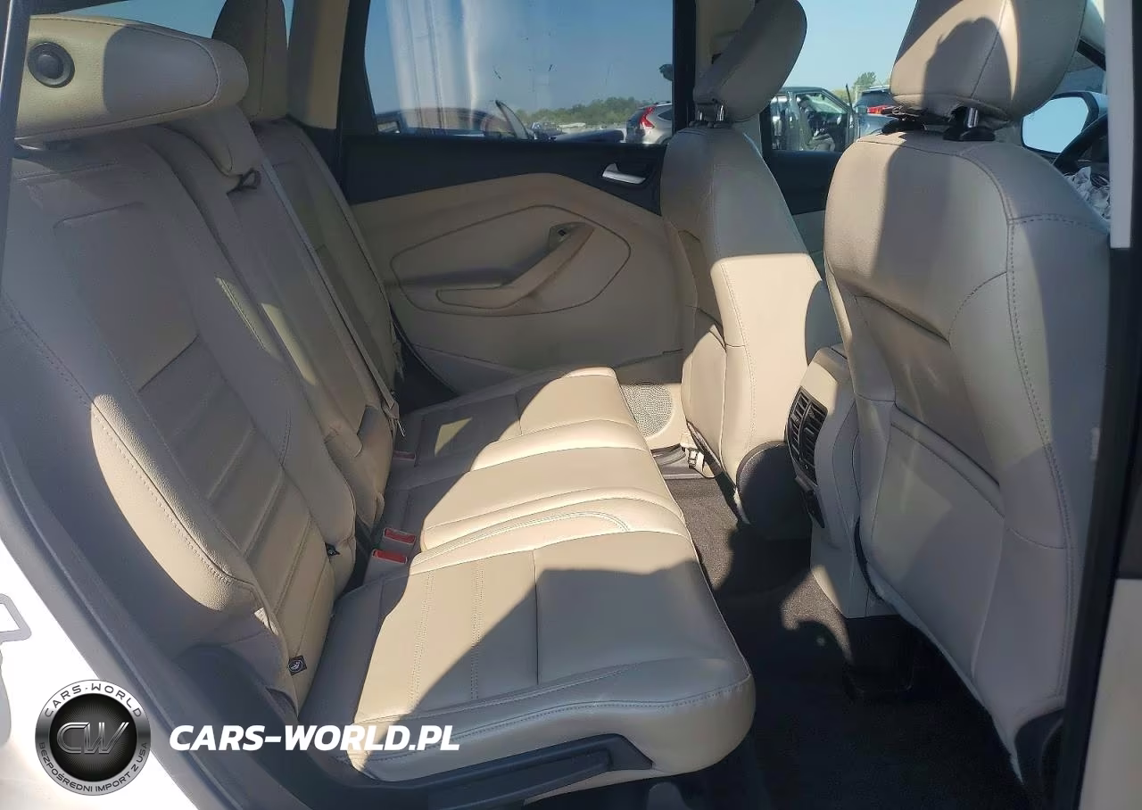 2018 Ford Escape Titanium VIN:1FMCU9J90JUB36055 - 11
