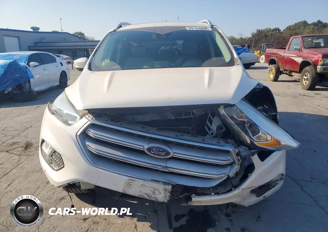 2018 Ford Escape Titanium VIN:1FMCU9J90JUB36055 - 5