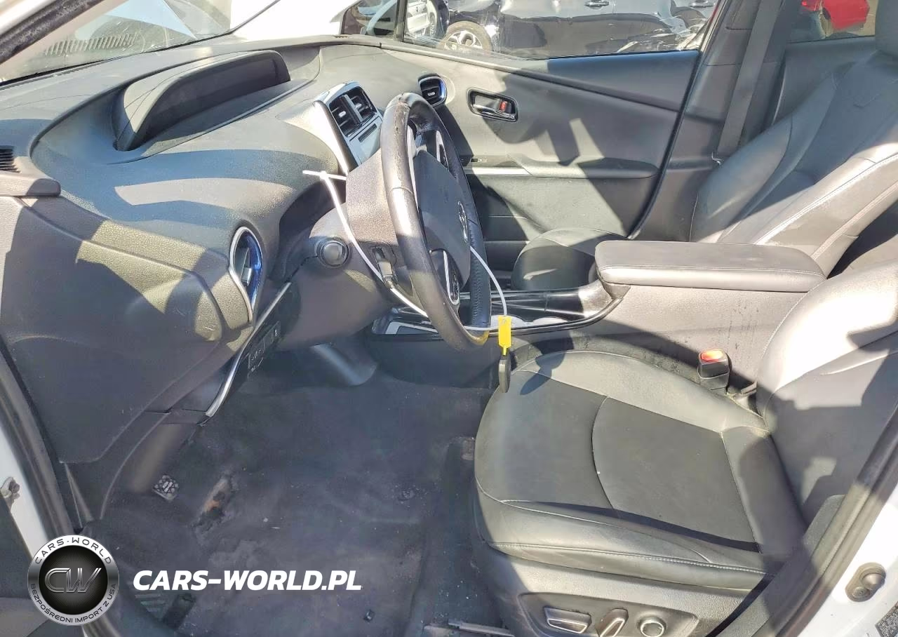 2016 Toyota Prius Four Touring VIN:JTDKARFU3G3018943 - 7