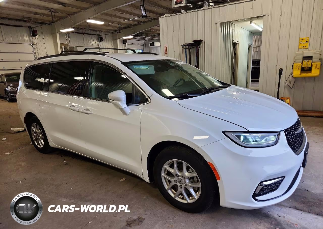 2022 Chrysler Pacifica Touring L VIN:2C4RC1BG2NR147481 - 4