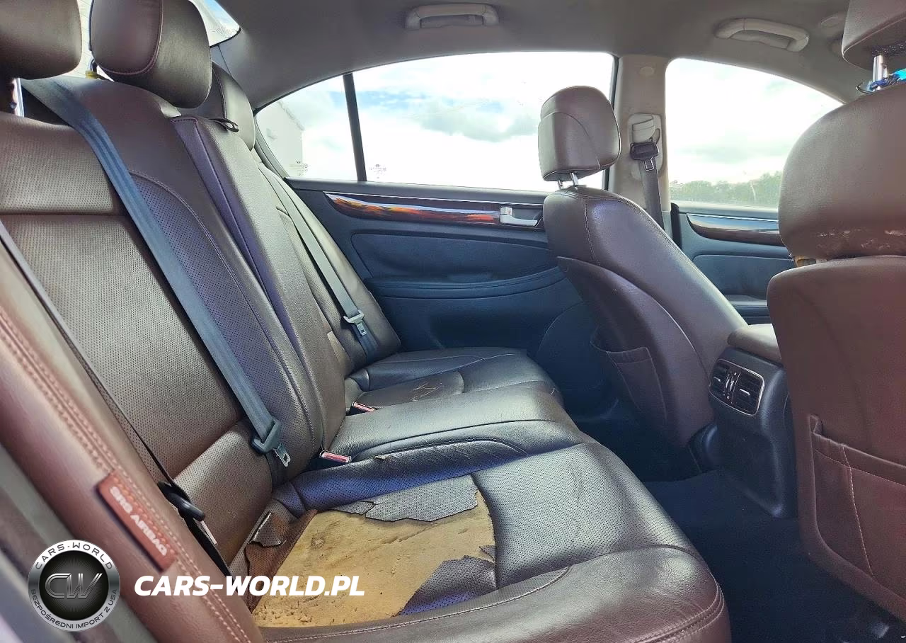 2013 Hyundai Genesis 3.8L VIN:KMHGC4DD6DU249942 - 10