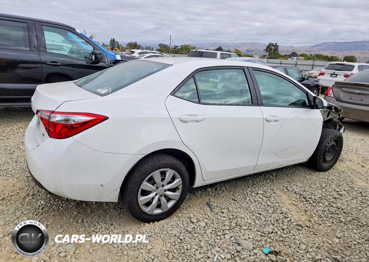 2016 Toyota Corolla Le VIN:5YFBURHE4GP505900 - 3