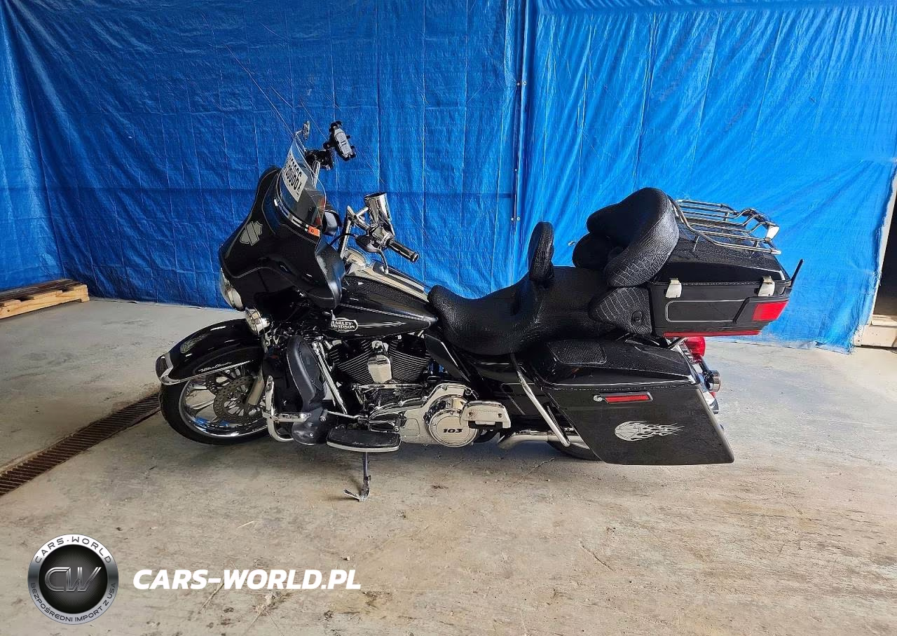 2012 Harley-Davidson Flhtcu Ultra Classic Electra Glide VIN:1HD1FCM13CB627046 - 3