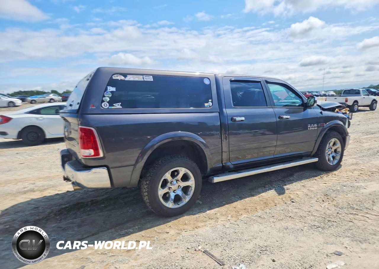 2015 Ram 1500 Laramie VIN:1C6RR7NM9FS680339 - 3