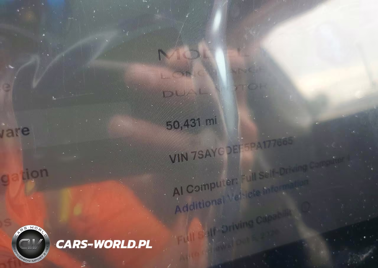 2023 Tesla Model Y VIN:7SAYGDEE5PA177665 - 9