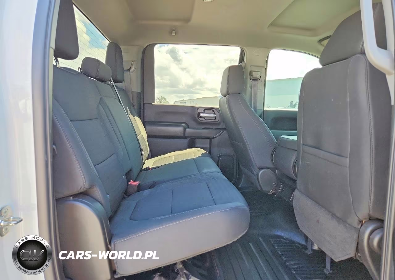 2023 Chevrolet Silverado K3500 VIN:1GC4YSEYXPF186383 - 11