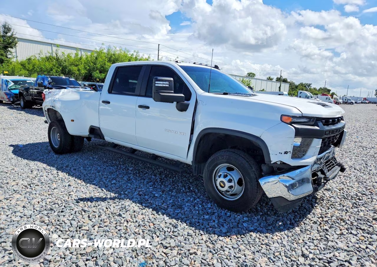 2023 Chevrolet Silverado K3500 VIN:1GC4YSEYXPF186383 - 4