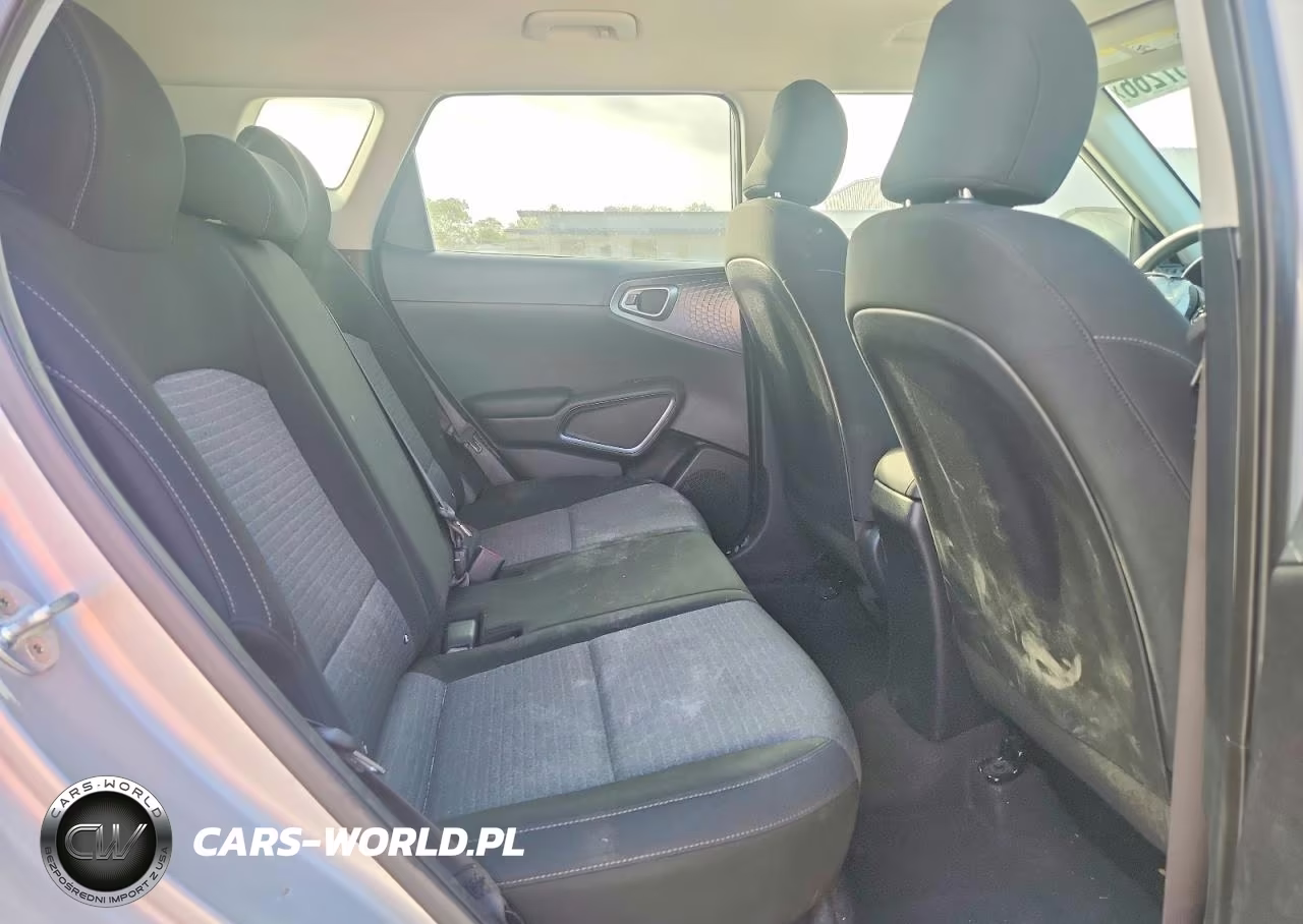 2020 Kia Soul S VIN:KNDJ23AU1L7001493 - 10