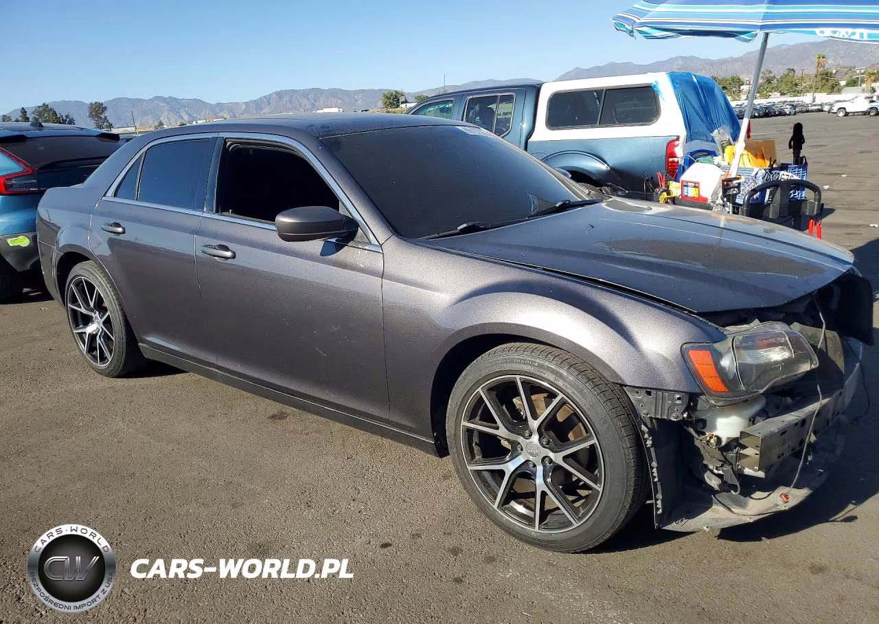 2014 Chrysler 300 S VIN:2C3CCABG4EH118483 - 4
