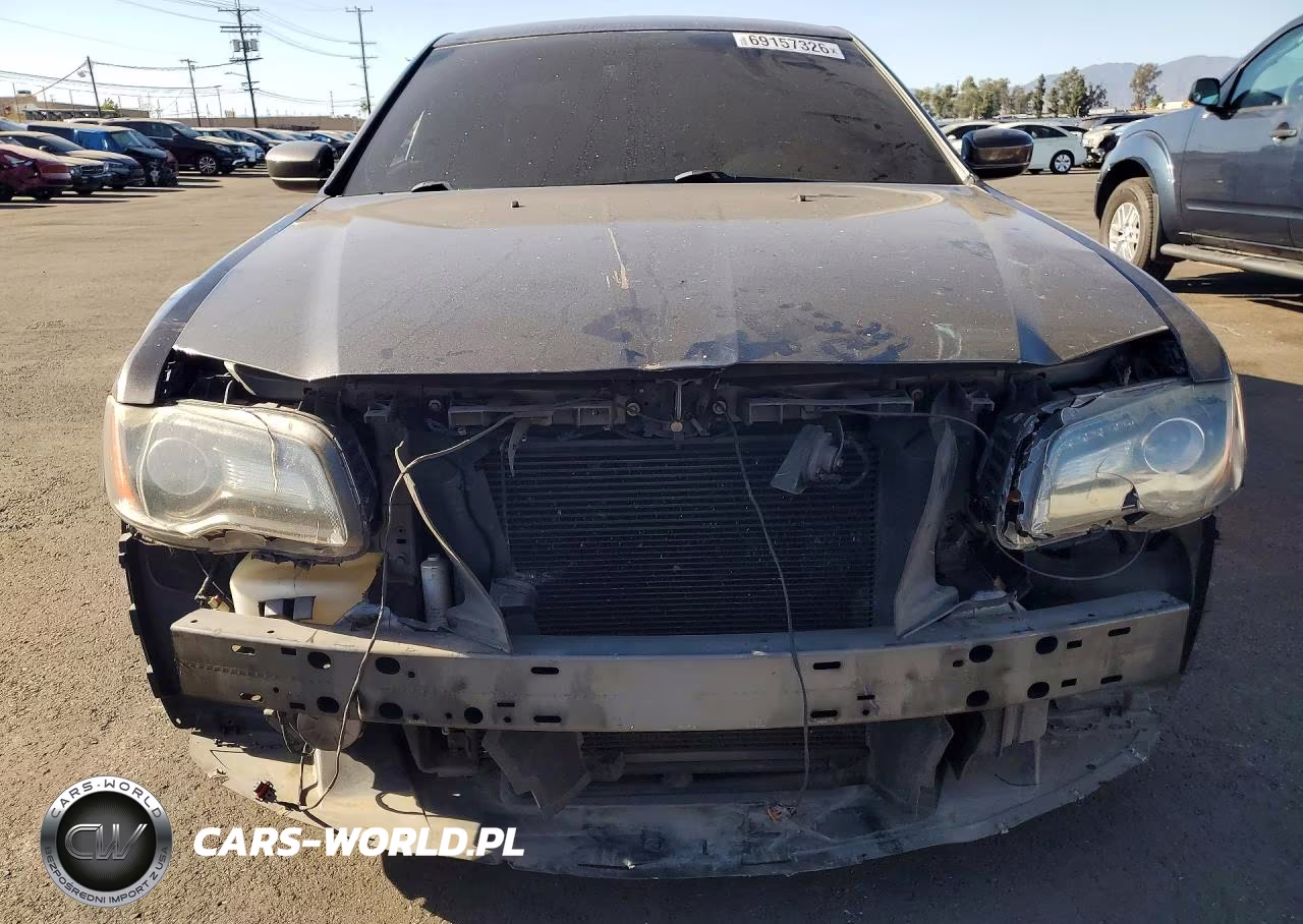 2014 Chrysler 300 S VIN:2C3CCABG4EH118483 - 5