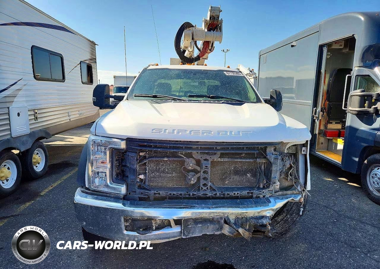 2019 Ford F550 Super Duty Bucket Truck VIN:1FD0X5HT3KEE57118 - 5