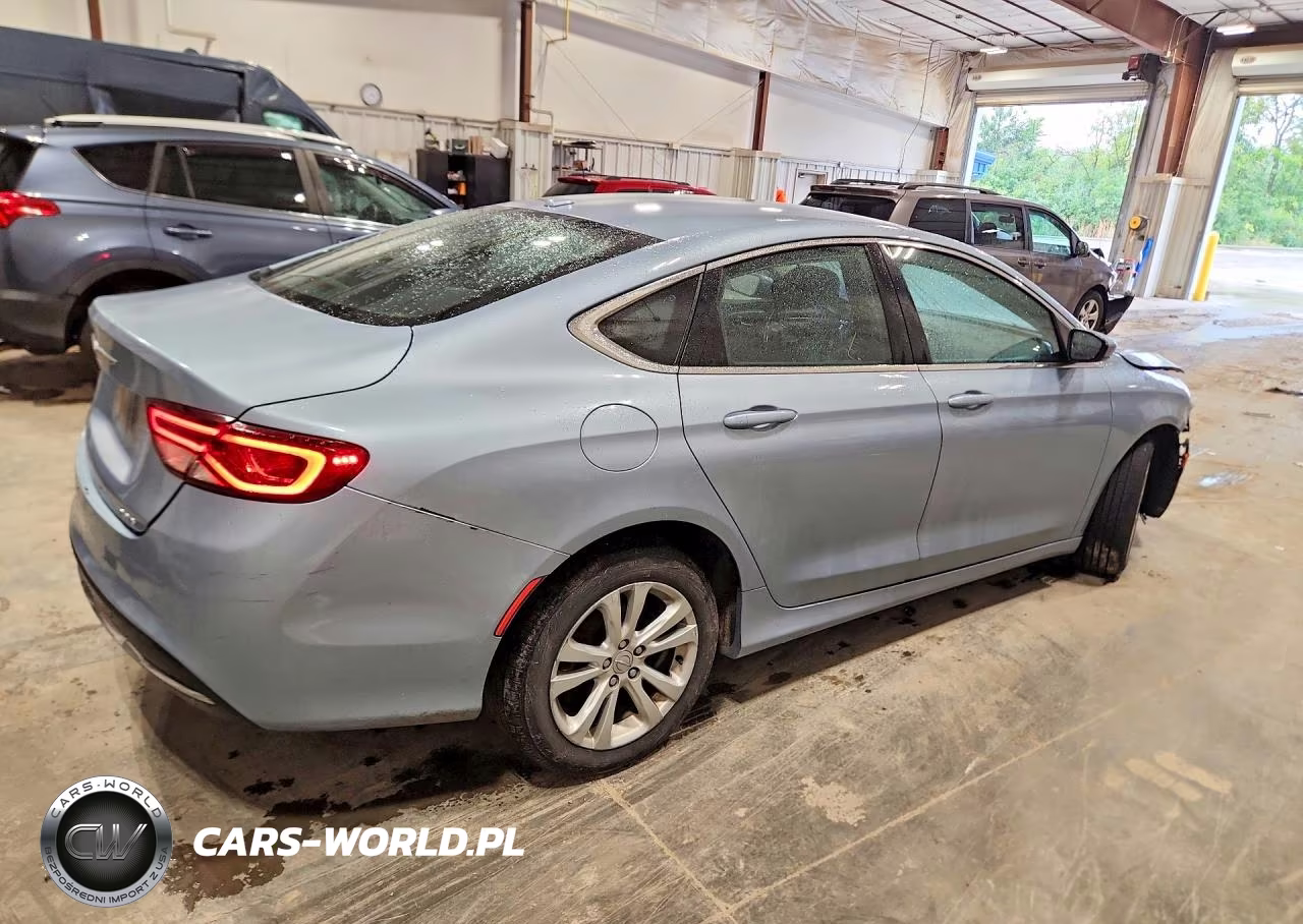 2015 Chrysler 200 Limited VIN:1C3CCCAB2FN680943 - 3