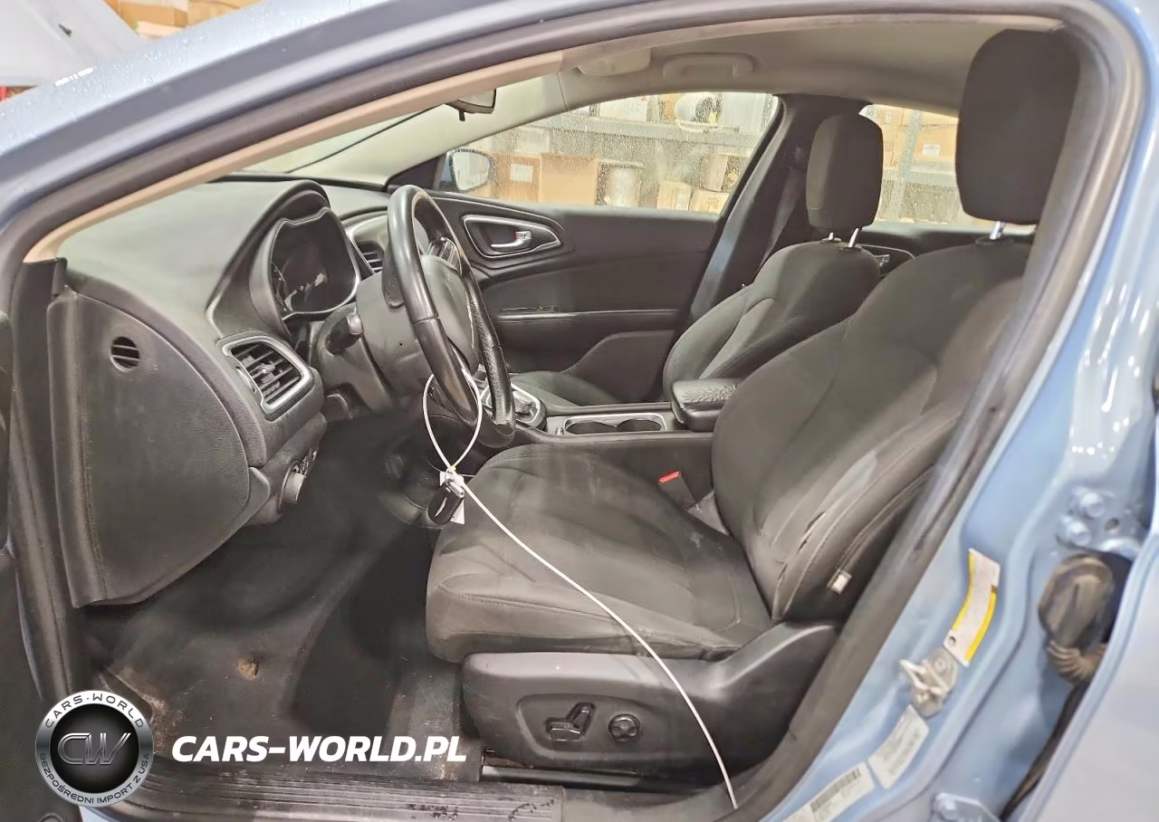 2015 Chrysler 200 Limited VIN:1C3CCCAB2FN680943 - 7
