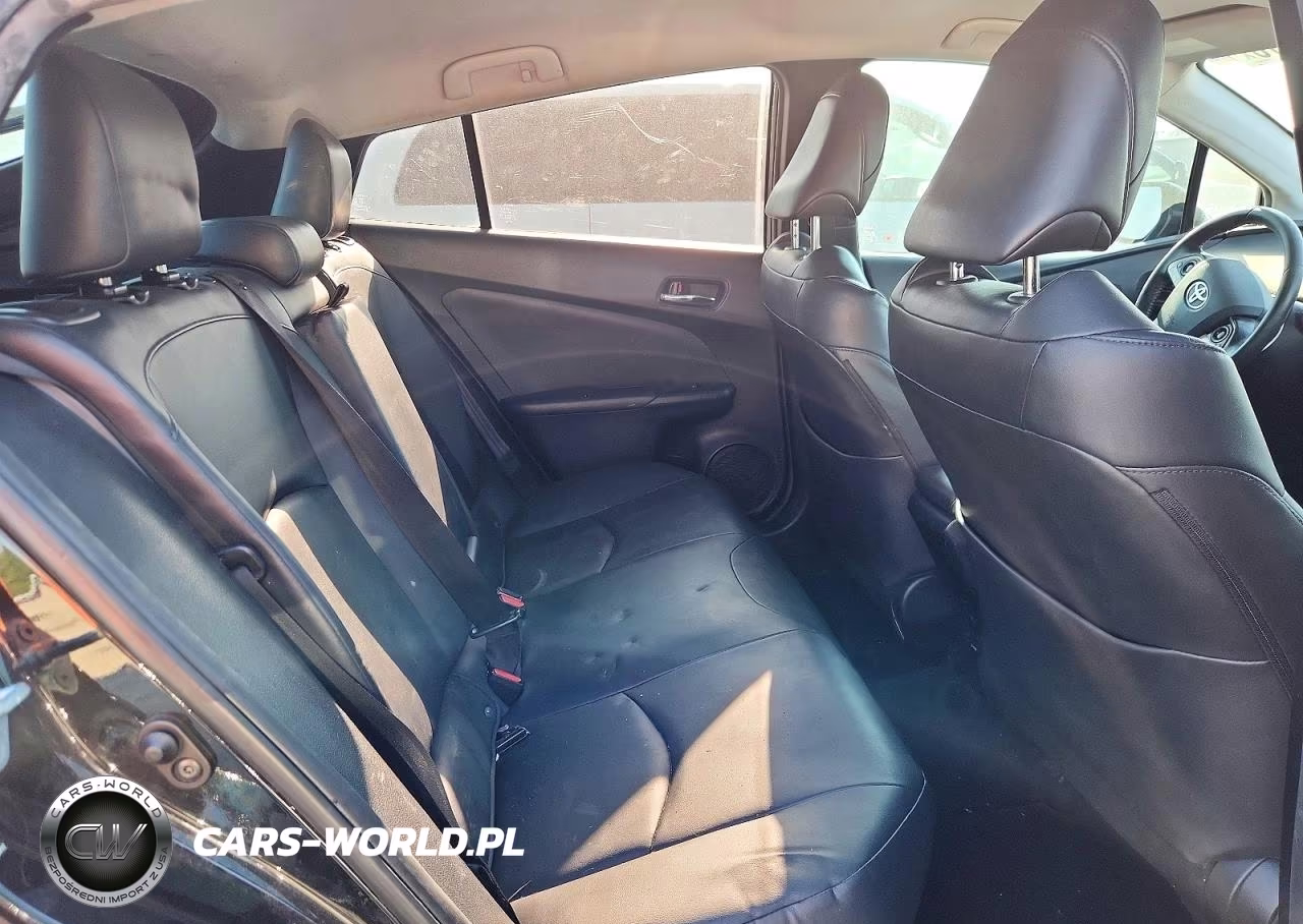 2017 Toyota Prius Four VIN:JTDKARFU7H3045001 - 10