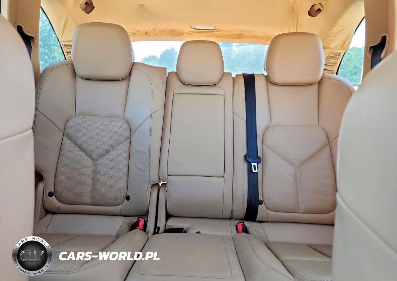 2012 Porsche Cayenne VIN:WP1AA2A21CLA12687 - 10