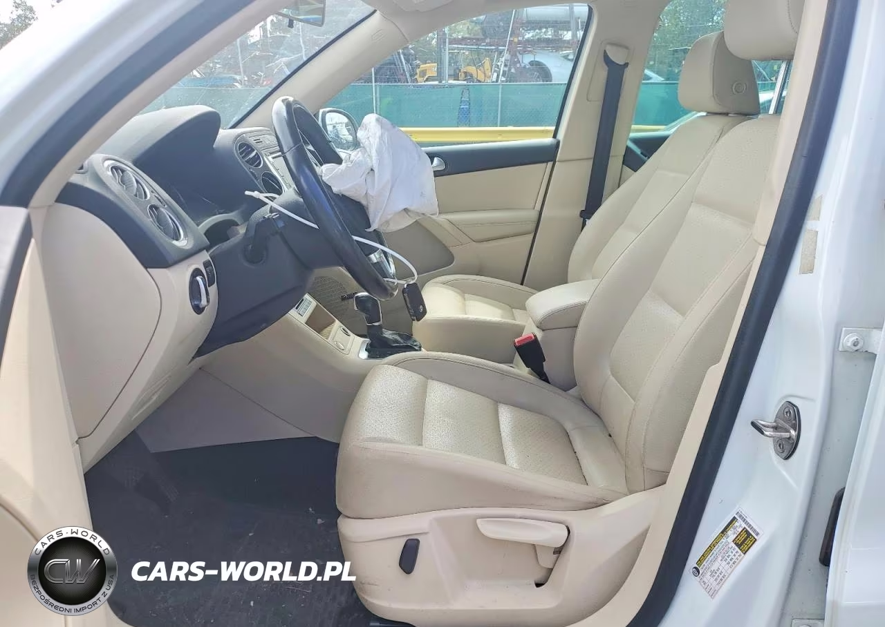 2015 Volkswagen Tiguan S VIN:WVGBV7AXXFW581653 - 7