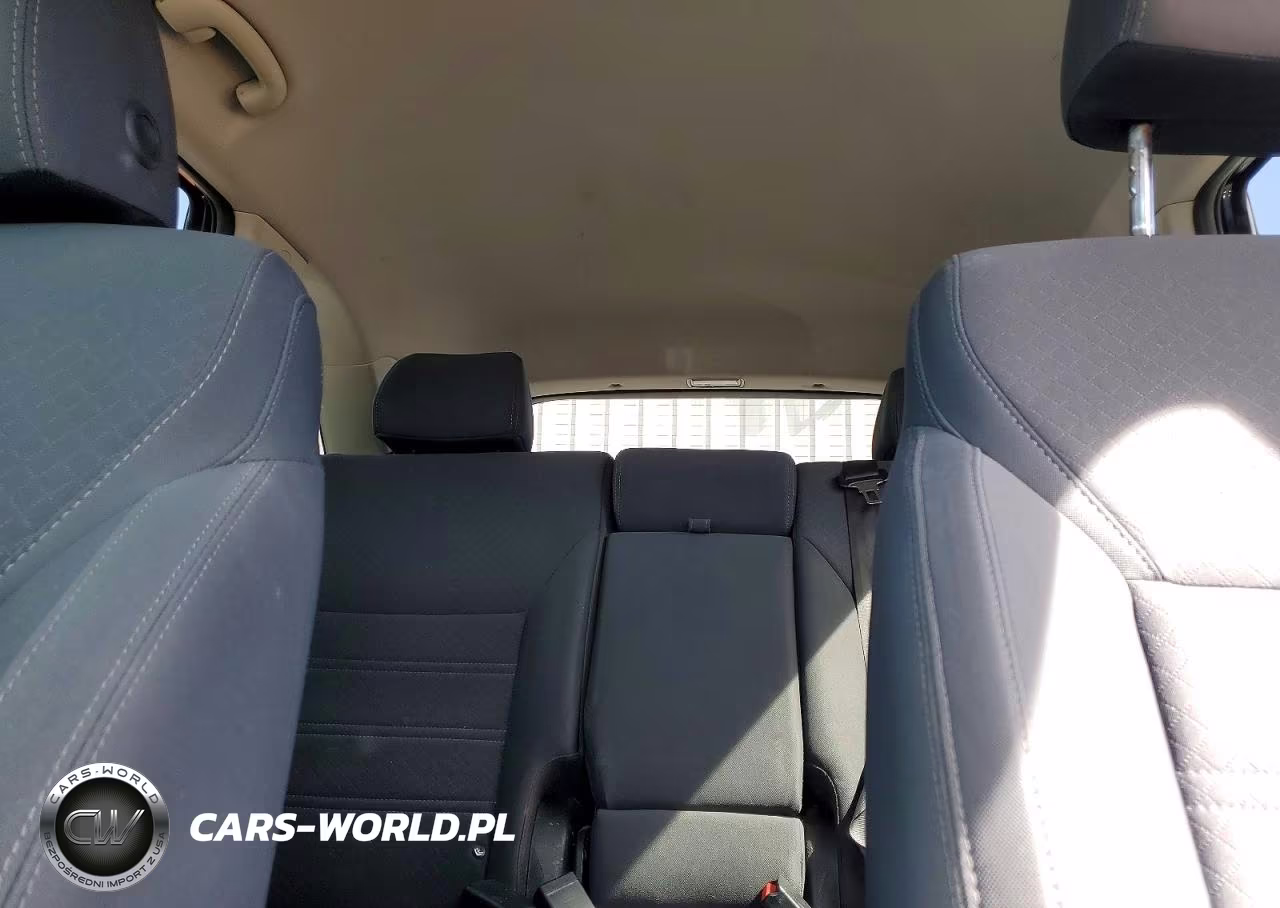 2020 Kia Sorento S VIN:5XYPGDA53LG622005 - 10