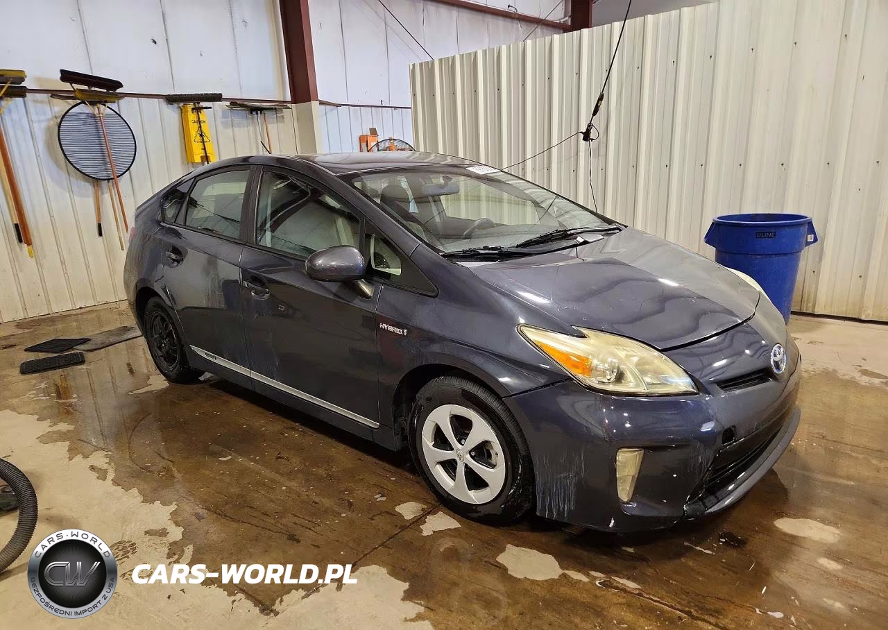 2014 Toyota Prius Three VIN:JTDKN3DU0E1786702 - 4