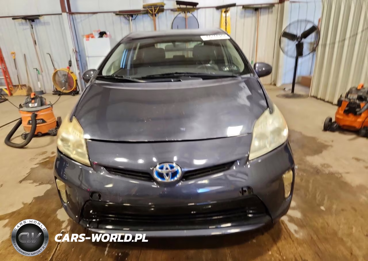 2014 Toyota Prius Three VIN:JTDKN3DU0E1786702 - 5