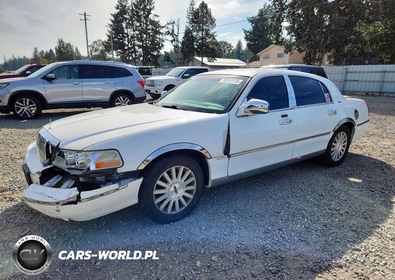 2003 Lincoln Town Car Signature