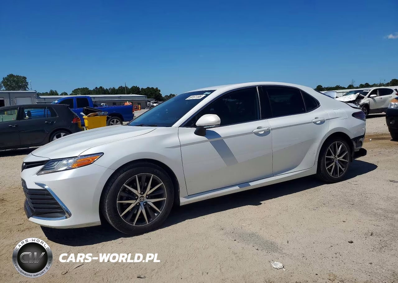 2022 Toyota Camry Xle – zdjęcie 1 z 13
