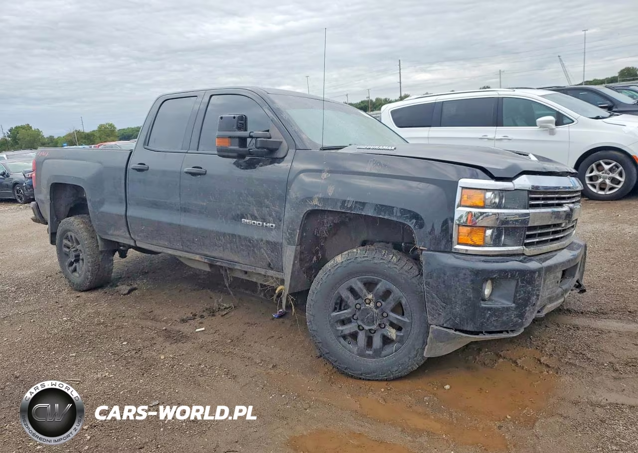 2018 Chevrolet Silverado K2500 Heavy Duty VIN:1GC2KUEY2JZ305943 - 4