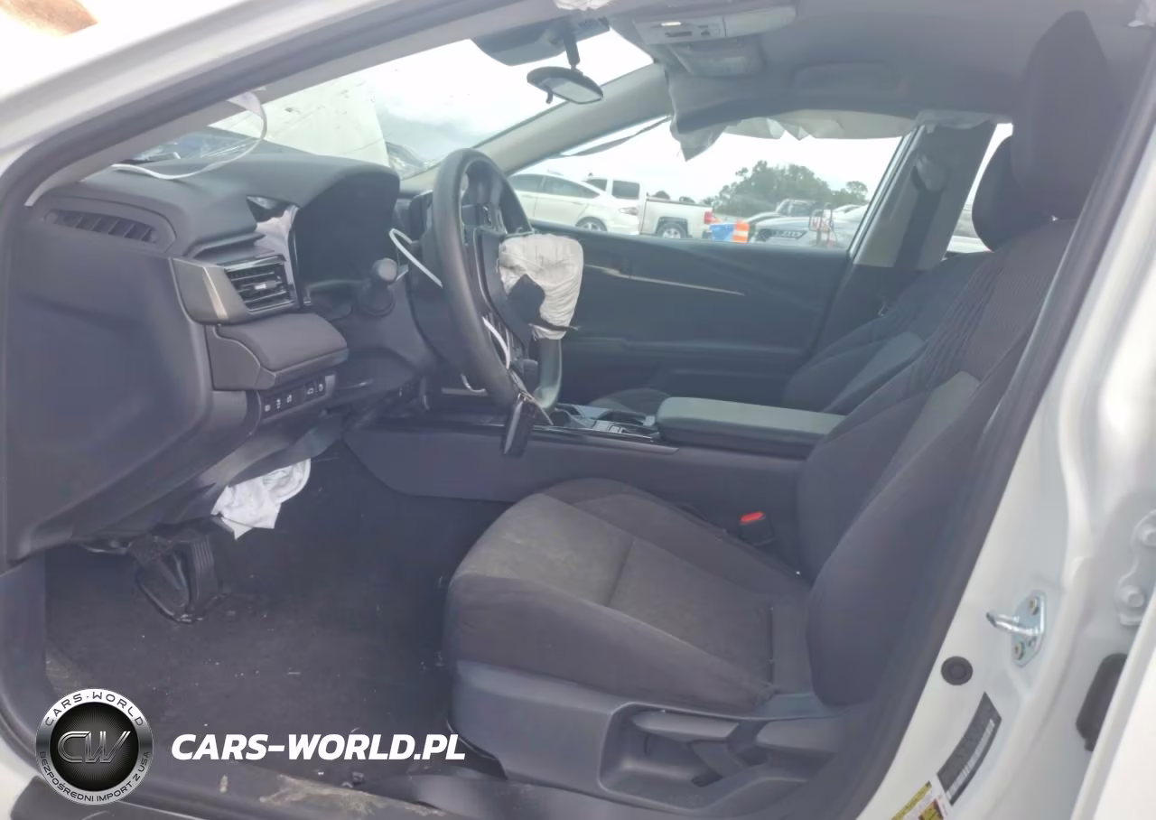 2026 Toyota Camry Le VIN:4T1DAACK4TU258967 - 7