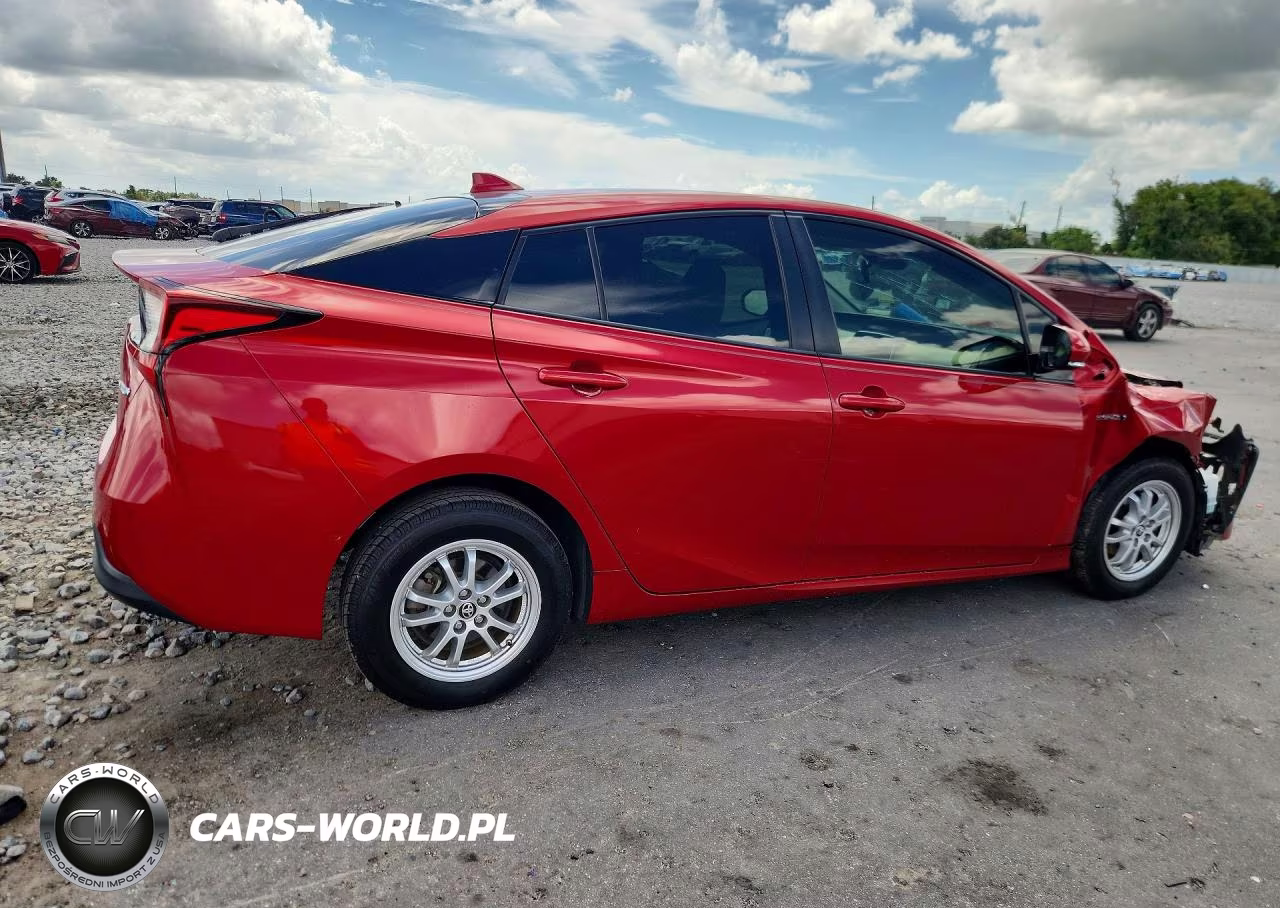 2019 Toyota Prius Le VIN:JTDKARFU8K3077379 - 3