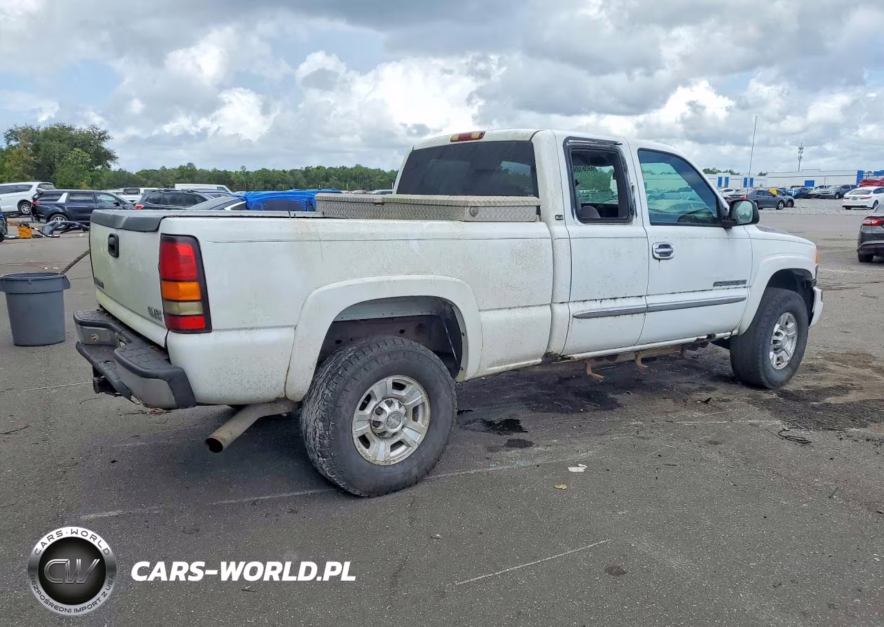 2004 GMC Sierra C2500 Heavy Duty VIN:1GTHC29U04E138271 - 3