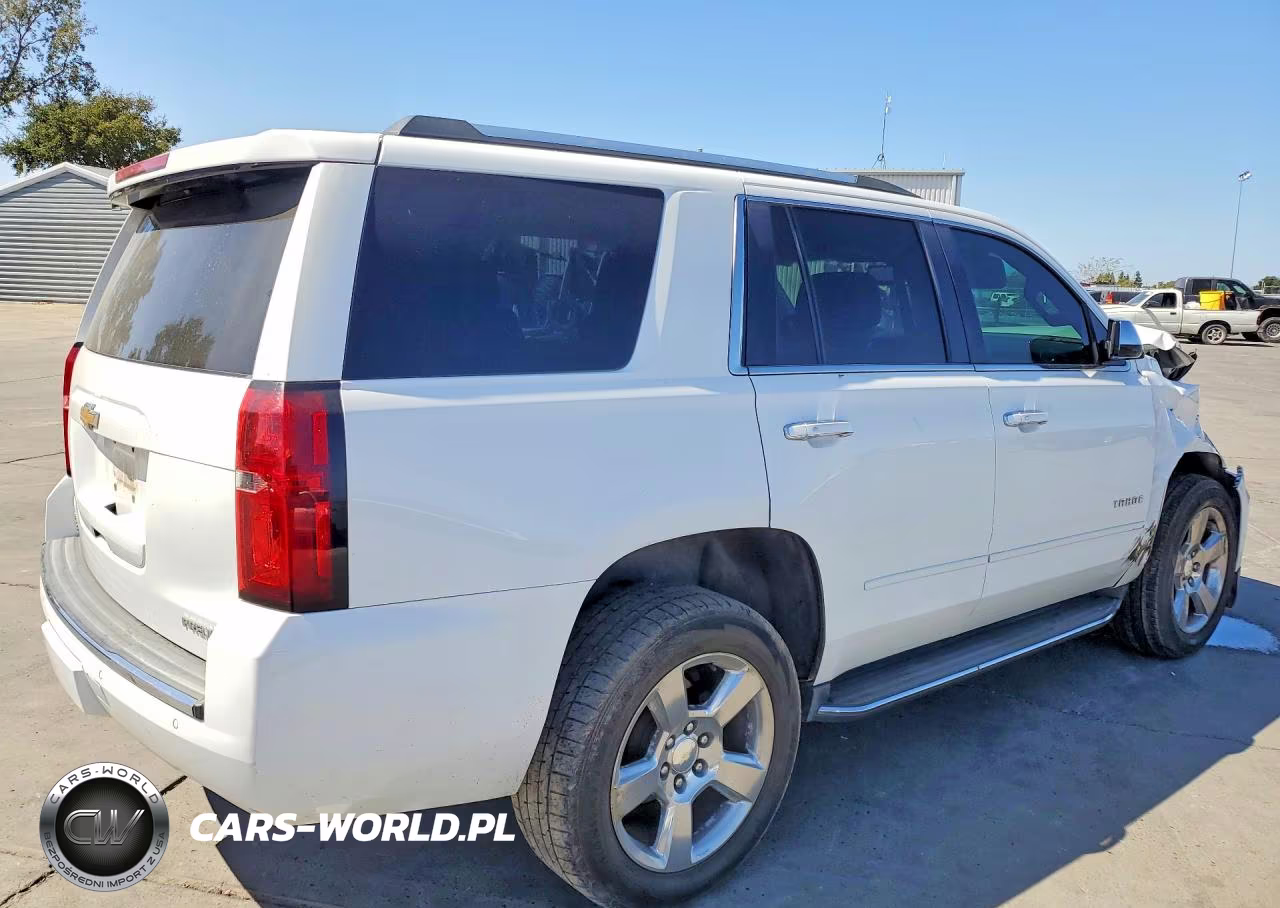 2019 Chevrolet Tahoe C1500 Premier VIN:1GNSCCKC7KR173495 - 3